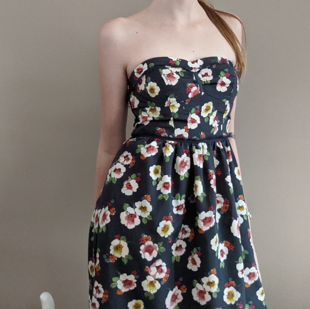 American Eagle Outfitters strapless floral dress